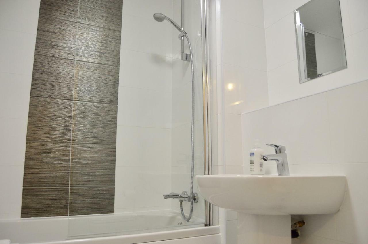 Qh31 - City Centre Location With 2 Double Bedrooms Sleeping Up To 4 People - Spacious Work Or Leisure Apartment Σέφιλντ Εξωτερικό φωτογραφία